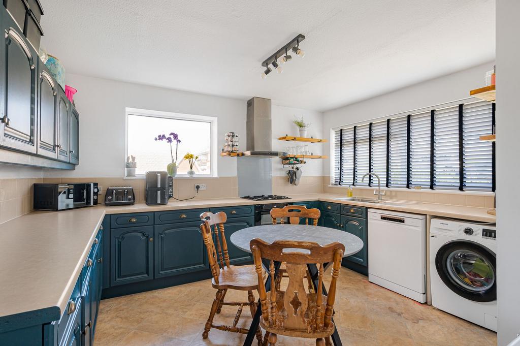 Kitchen / Breakfast Room