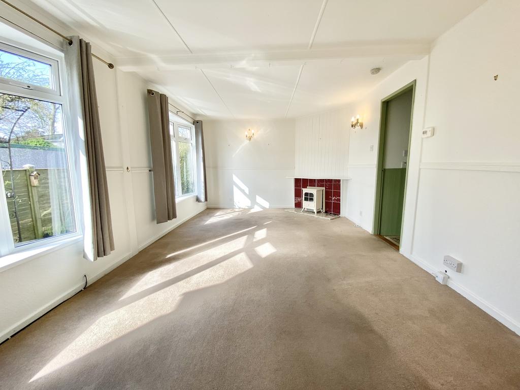 Lounge/Dining Rm