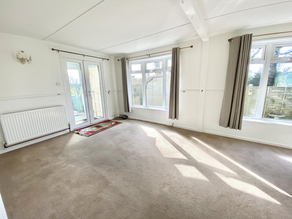 Lounge/Dining Rm