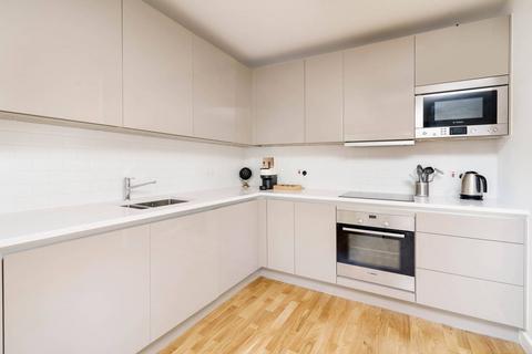 3 bedroom flat to rent, Rodney Road, Elephant and Castle, London, SE17