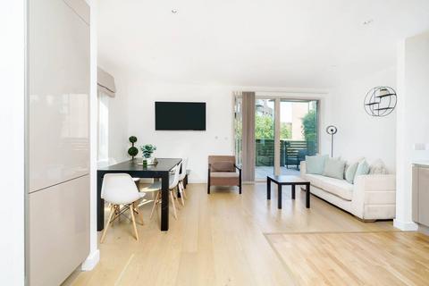 3 bedroom flat to rent, Rodney Road, Elephant and Castle, London, SE17