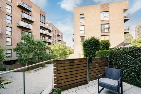 3 bedroom flat to rent, Rodney Road, Elephant and Castle, London, SE17