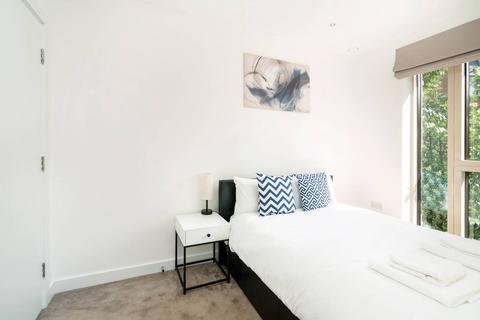3 bedroom flat to rent, Rodney Road, Elephant and Castle, London, SE17