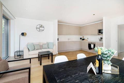 3 bedroom flat to rent, Rodney Road, Elephant and Castle, London, SE17