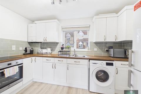 undefined, Proctor Close, Crawley RH10
