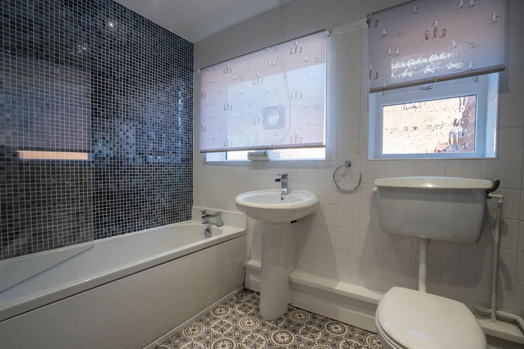 Apartment in Birmingham, West Midlands - View 4