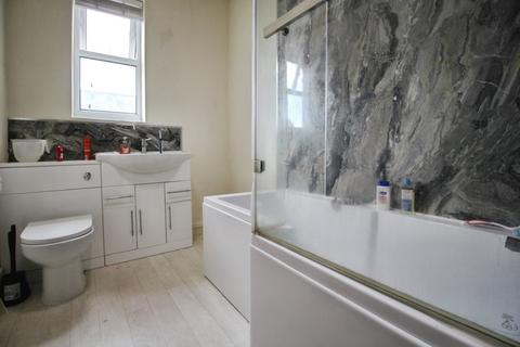 2 bedroom apartment to rent, Manchester Road, Cheshire SK9