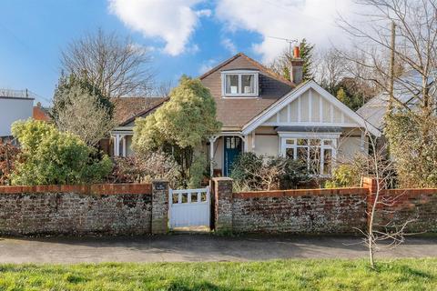 3 bedroom detached bungalow for sale, Gurnard, Isle of Wight