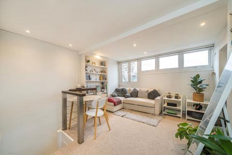 1 bedroom flat to rent, Hadley Gardens, London W4