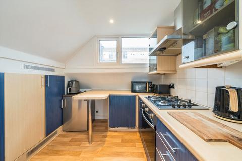 1 bedroom flat to rent, Hadley Gardens, London W4