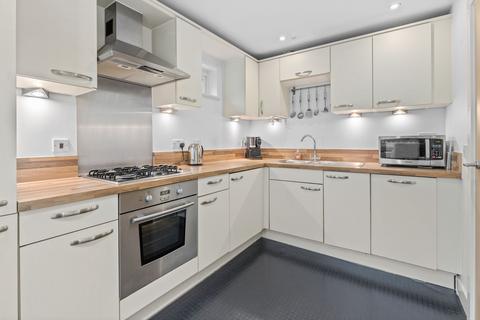 3 bedroom end of terrace house for sale, Siena Drive, Crawley RH10