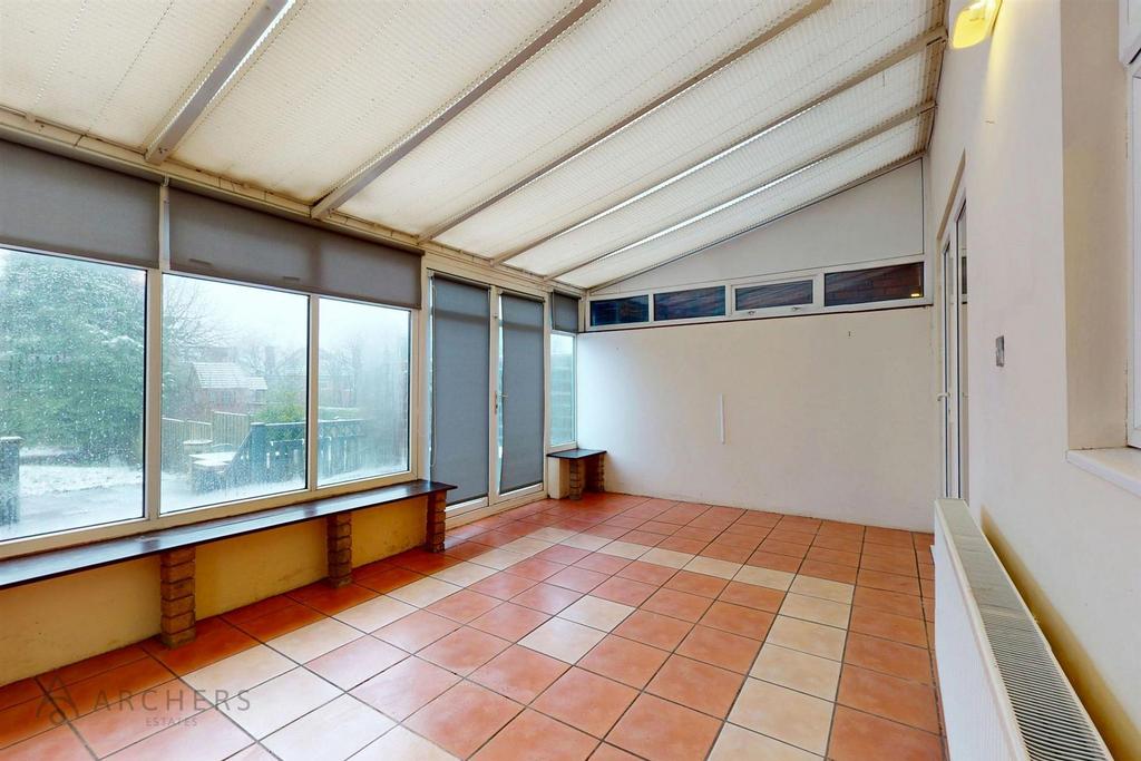 28 Barncliffe Crescent(Interior)-11.jpg