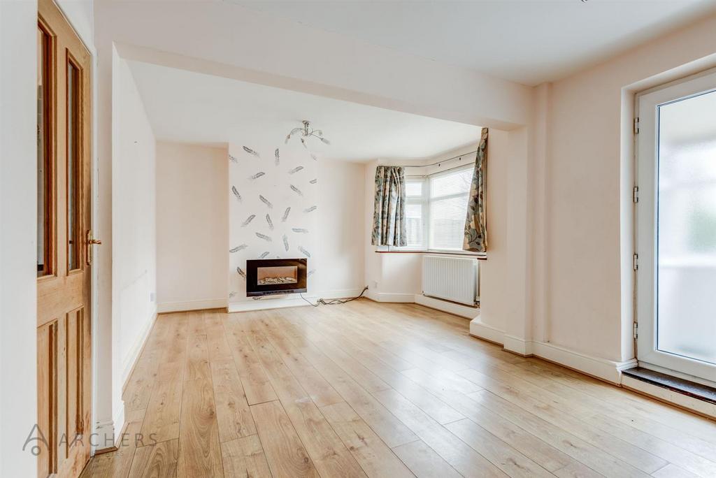 28 Barncliffe Crescent(Interior)-1.jpg