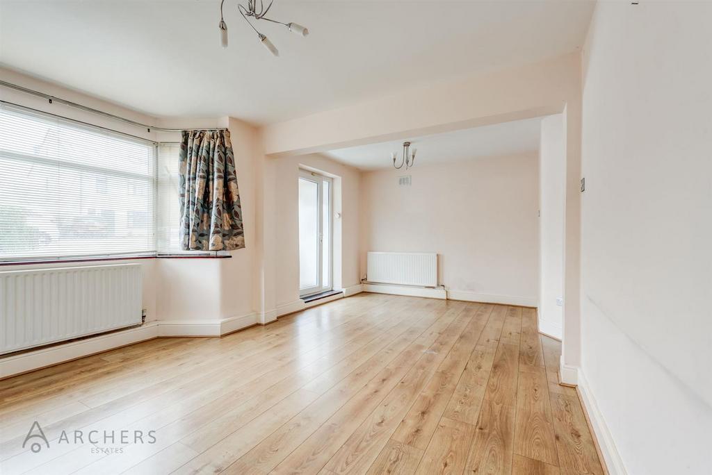 28 Barncliffe Crescent(Interior)-4.jpg