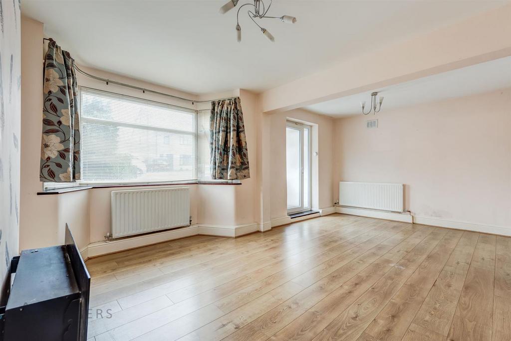 28 Barncliffe Crescent(Interior)-5.jpg