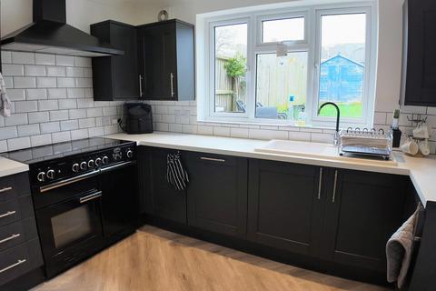 3 bedroom semi-detached house for sale, Albany Road, Newport