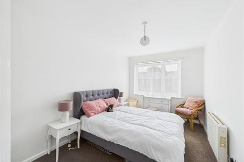 1 bedroom flat to rent, Forton Road, PO12 4TW