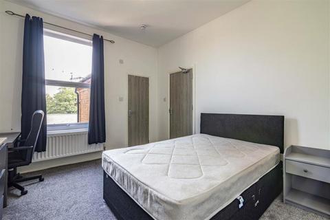 6 bedroom semi-detached house to rent, Nottingham NG7