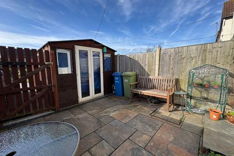 2 bedroom terraced house for sale, Carlton Road, Worksop S81