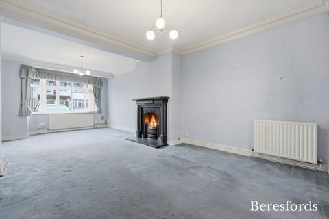 4 bedroom terraced house for sale, Stanley Avenue, Gidea Park, RM2