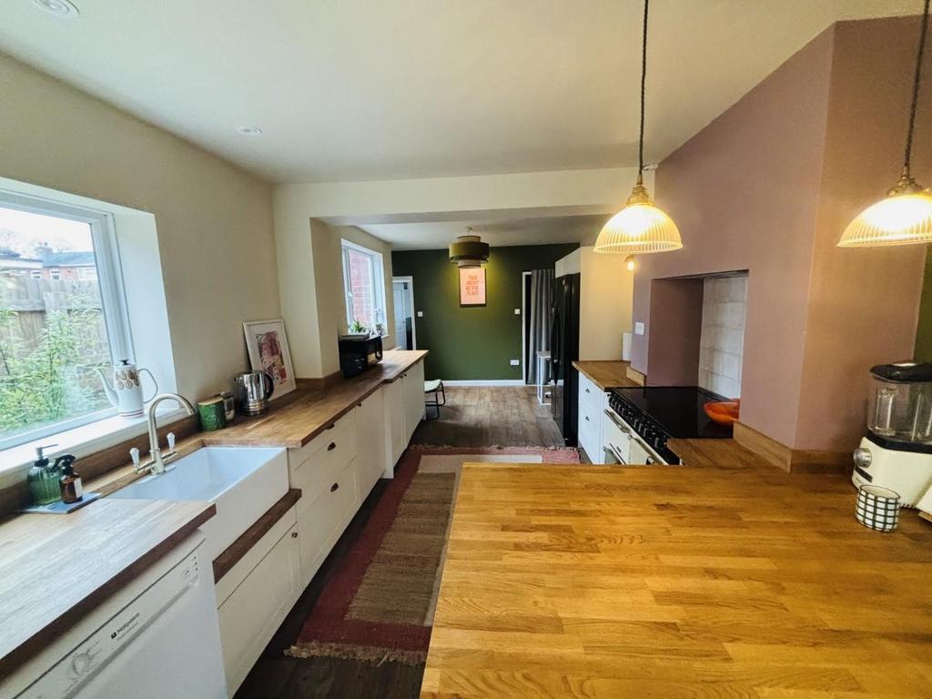 Kitchen LR.jpg