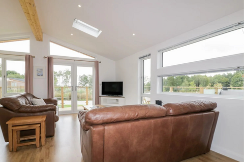 2 bedroom lodge for sale, 7 Meadow Retreat Southern Halt, Liskeard PL14