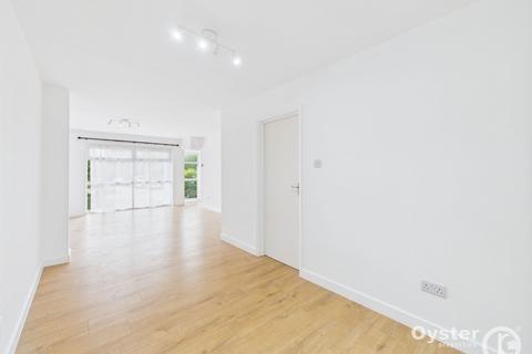 3 bedroom terraced house to rent, Beech Tree Close, Stanmore, HA7