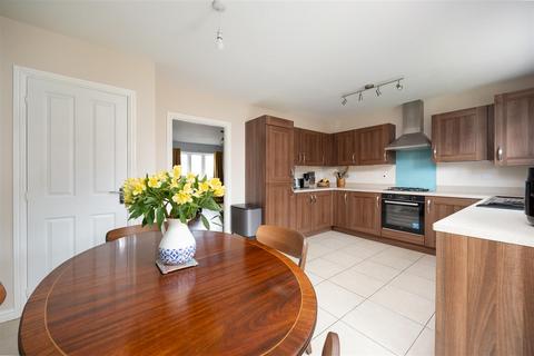 3 bedroom end of terrace house for sale, Mascroft Road, Trowbridge