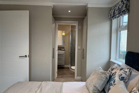 2 bedroom park home for sale, Allhallows Rochester