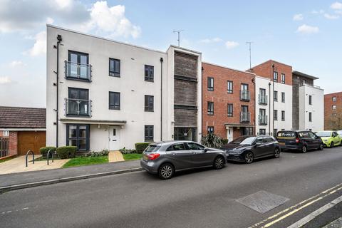 2 bedroom flat for sale, Sinclair Drive Basingstoke RG21 6AD