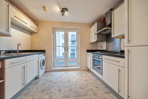 2 bedroom flat for sale, Sinclair Drive Basingstoke RG21 6AD