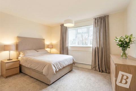 2 bedroom apartment for sale, Victor Walk, Hornchurch, RM12
