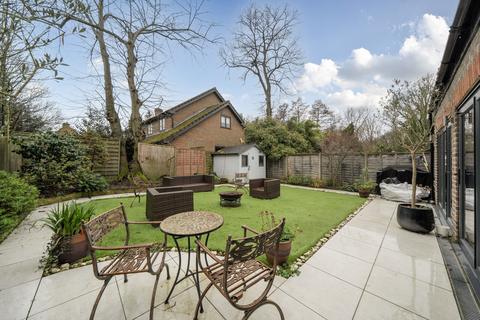 undefined, Parnell Gardens, Weybridge, KT13