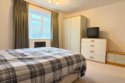 2 bedroom flat to rent, Shoot-Up Hill, London NW2