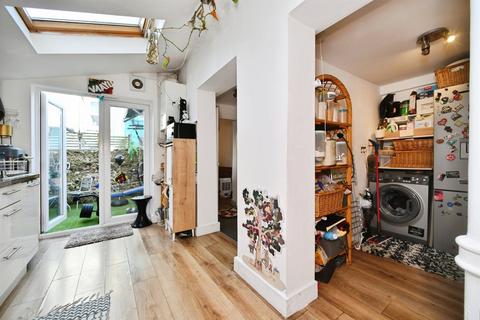 2 bedroom ground floor flat for sale, Franklin Road, Brighton