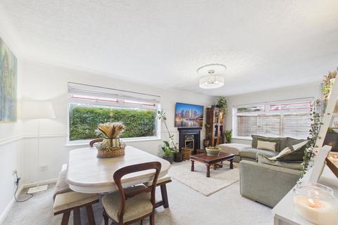 3 bedroom detached bungalow for sale, Edenham Road, Hanthorpe, PE10