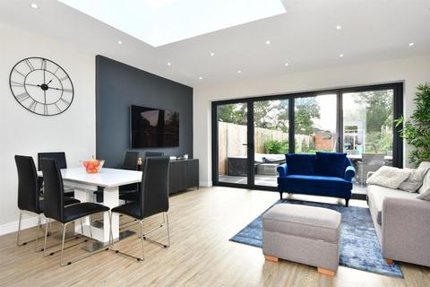 undefined, Hawthorn Road, Buckhurst Hill, IG9