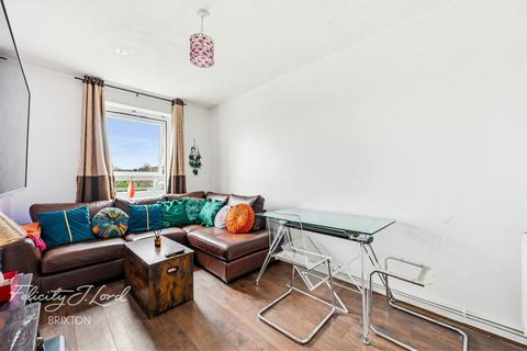 2 bedroom flat for sale, High Trees, LONDON