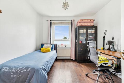 2 bedroom flat for sale, High Trees, LONDON