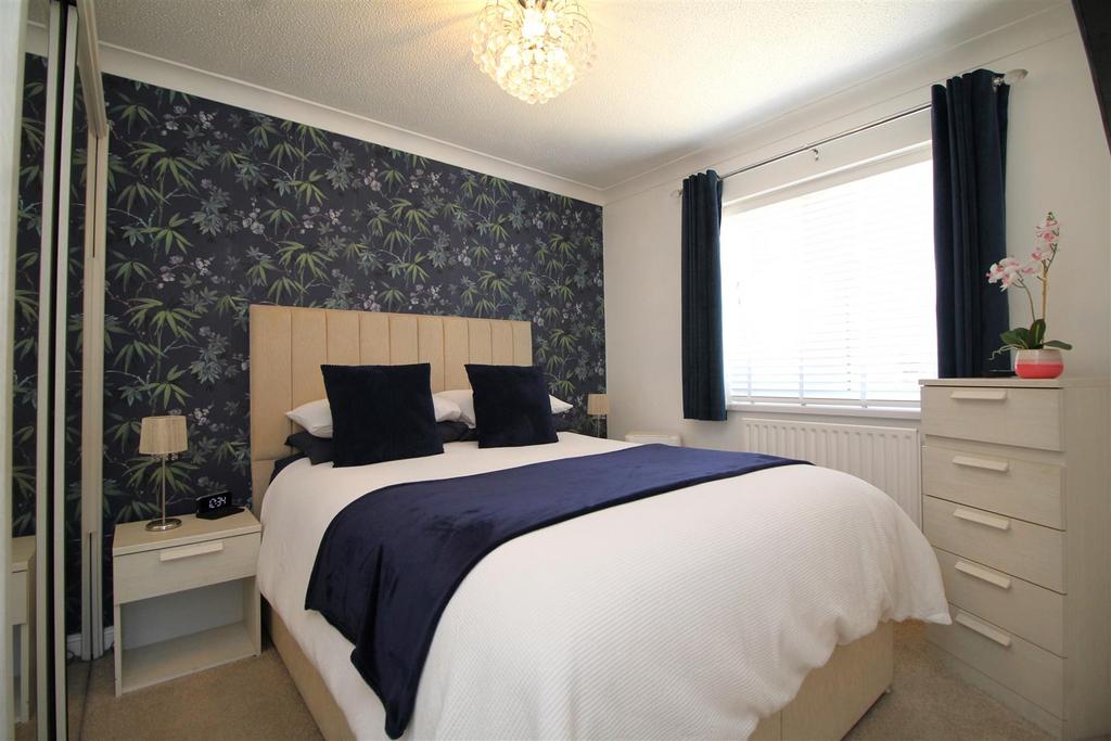Bedroom 1 .JPG