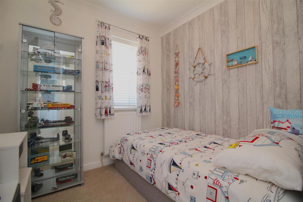Bedroom 3 .JPG