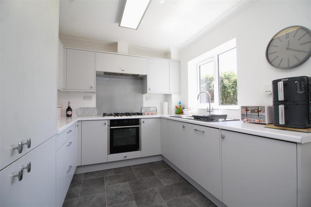 Kitchen 1.JPG