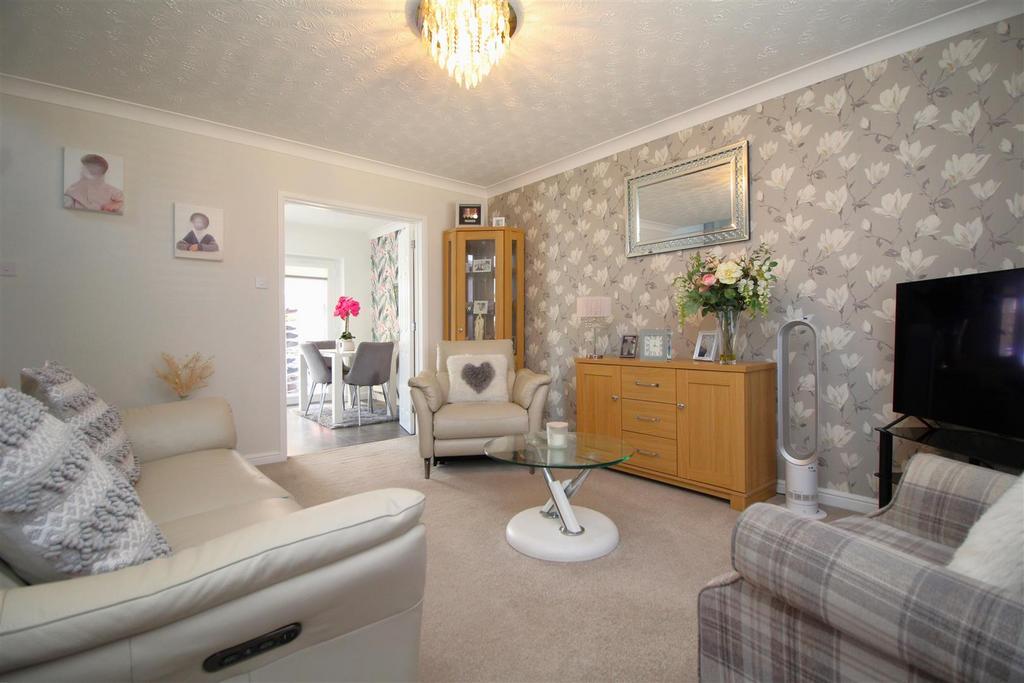 Living room 1 .JPG