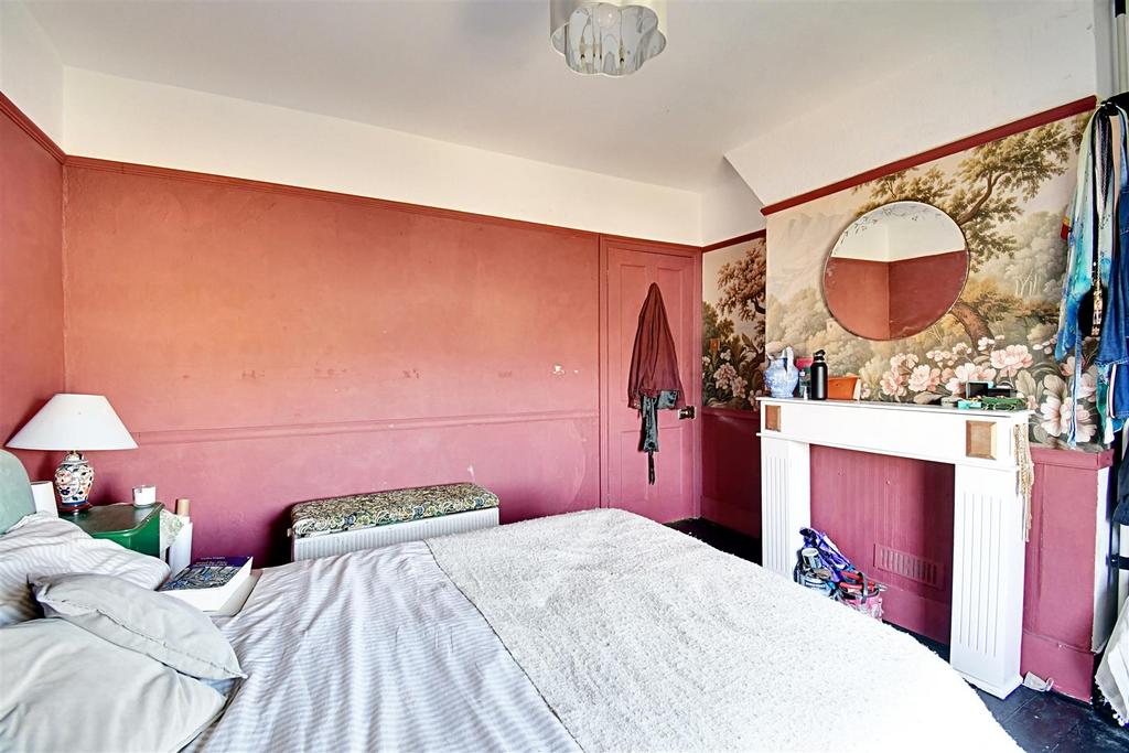 Bedroom 1 2.jpg