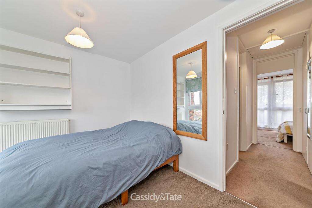 12 Heritage Close-19.jpg