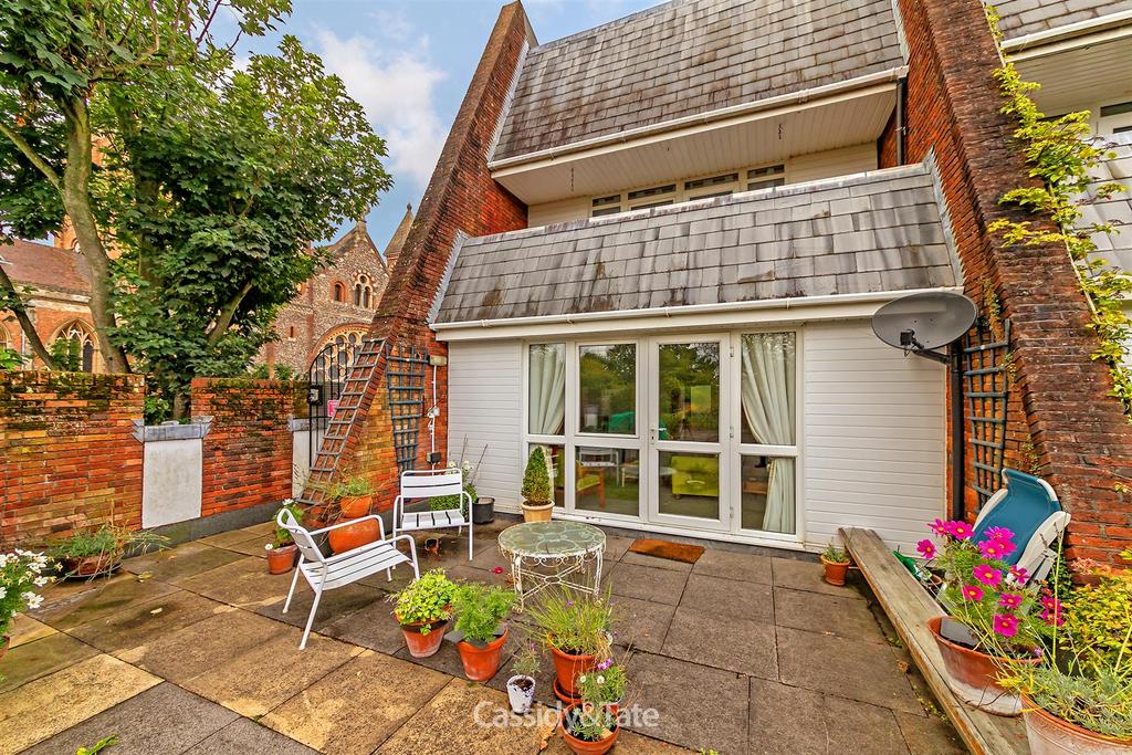 12 Heritage Close-34.jpg