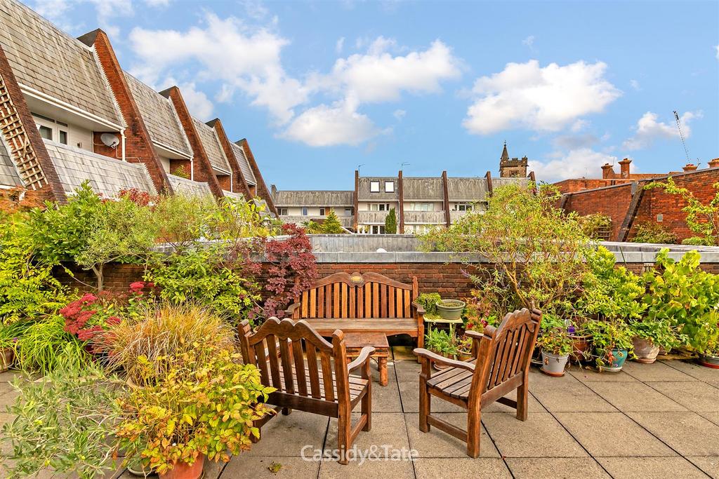 12 Heritage Close-39.jpg