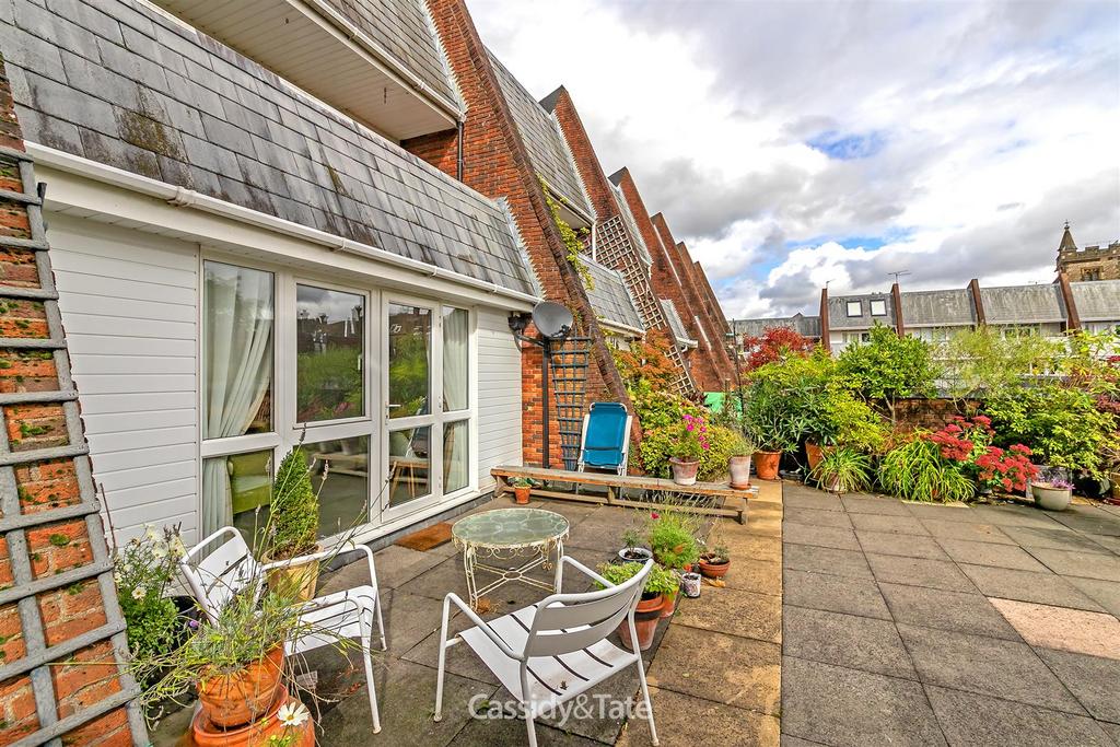 12 Heritage Close-40.jpg