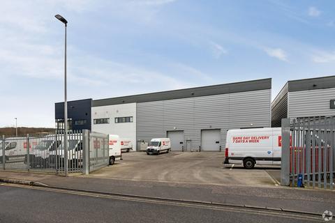 Warehouse to rent, Jubilee Av London E4 9JG