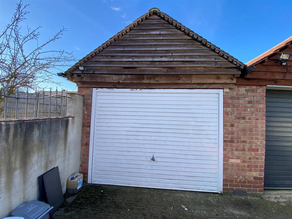 Garage.jpg